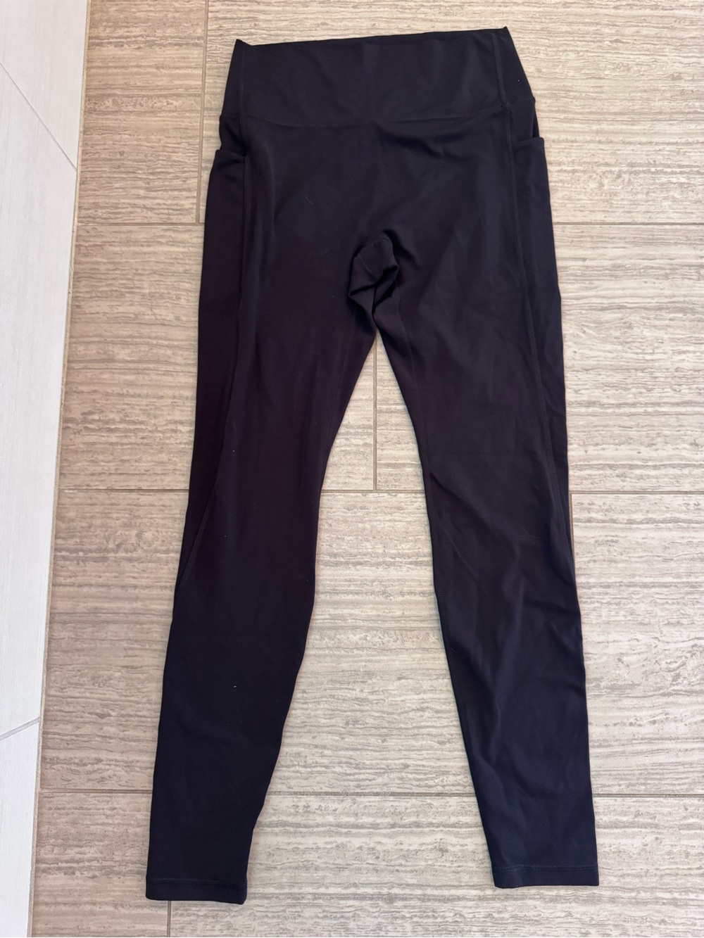 High-Waist Black Leggings with Side Pockets